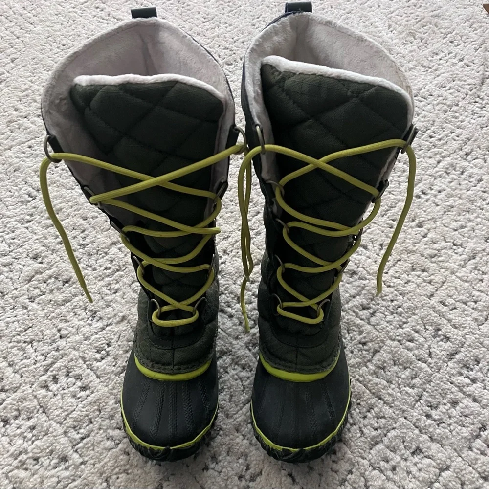 Sorel 6 waterproof Boot Lace Up Green Yellow High Insulated